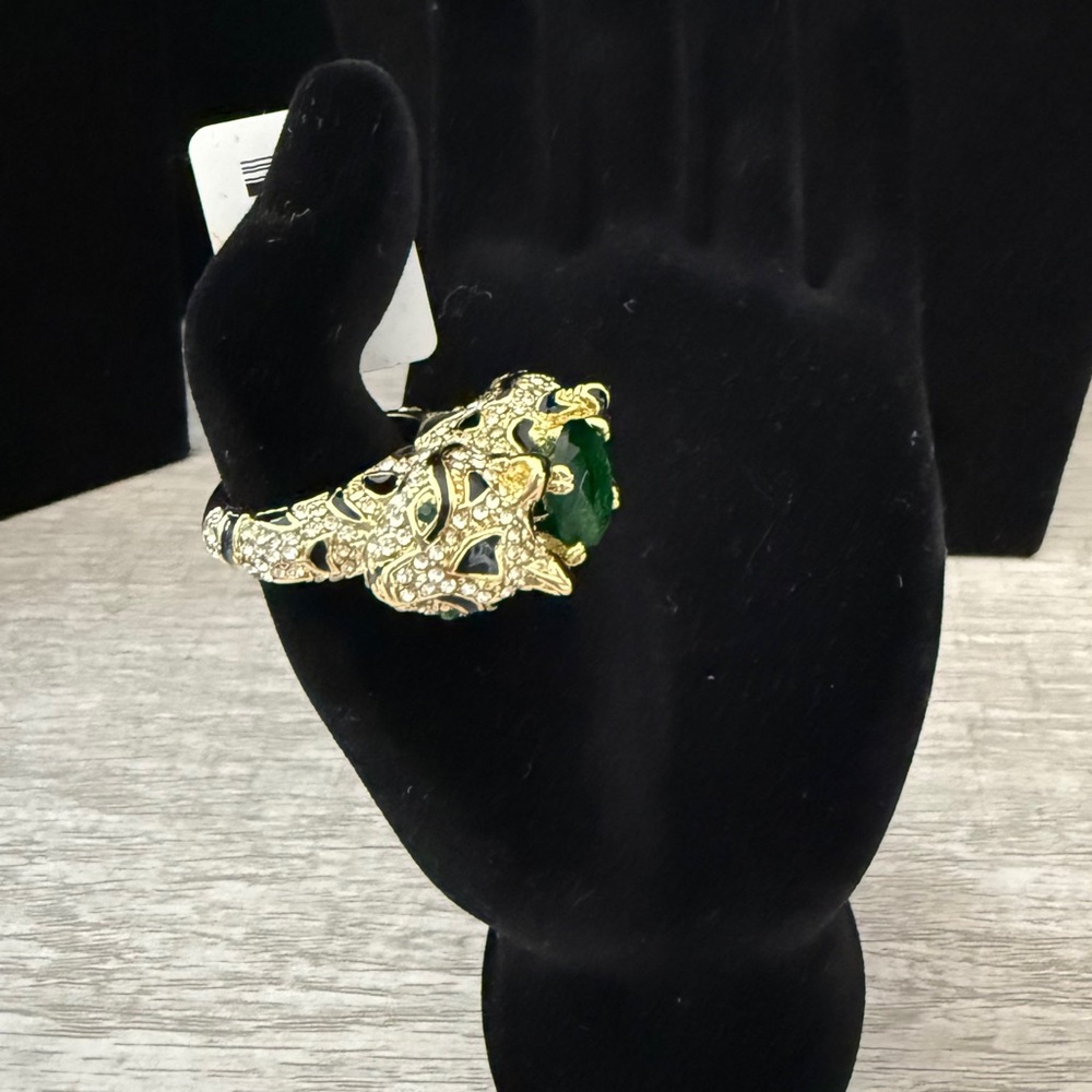 JTV Ring Off Park Jaguar White & Green Crystal Black Enamel Gold Tone Size 7-NWT